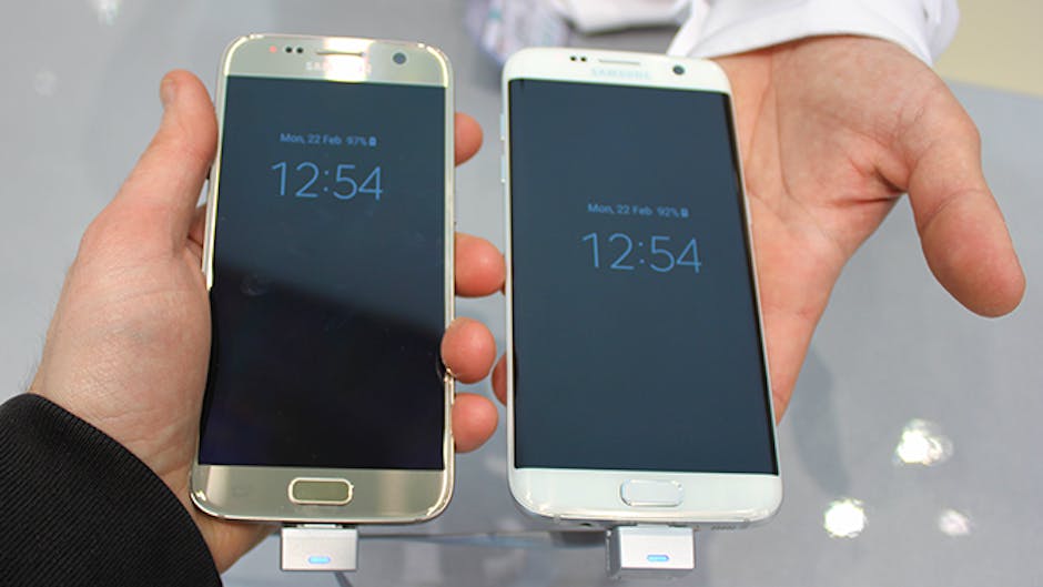 Samsung Galaxy S7 vs Samsung Galaxy S7 Edge hands on MWC 2016