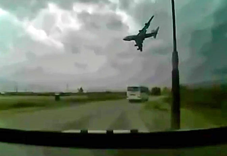 Dash Cam Video Shows Boeing 747 Crash At Bagram Air Base | Recombu