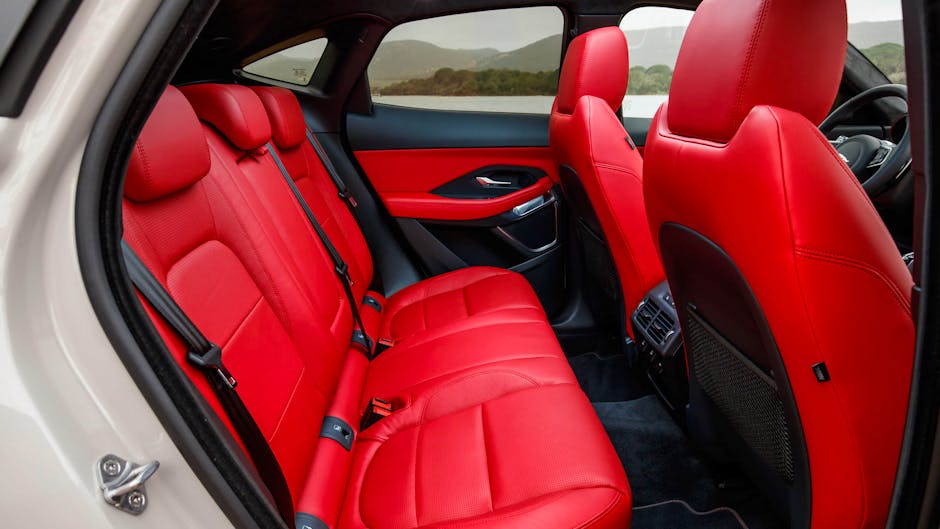 Jaguar E-Pace P300 R-Dynamic rear seat leg room