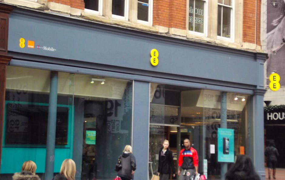 EE Continues To Wear Ofcom S Customer Complaints Cone Of Shame Recombu   Resized 16441 EEStore 